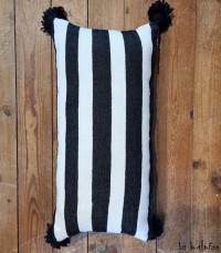 Coussin côté plage pompons noirs 30x60 cm