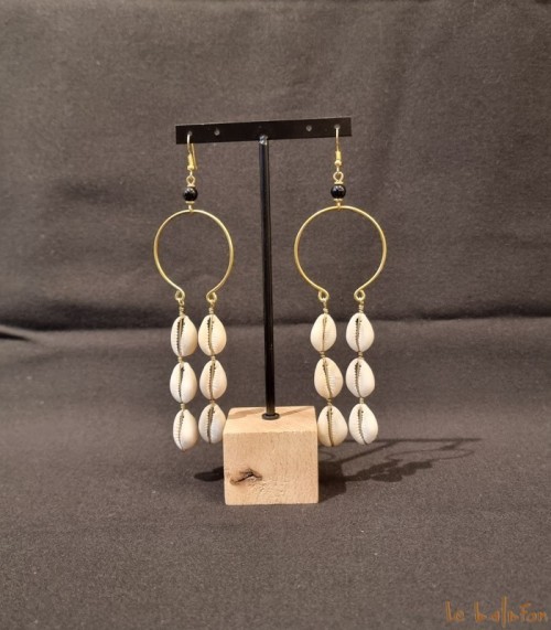 Longues boucles d'oreilles pendantes cauris