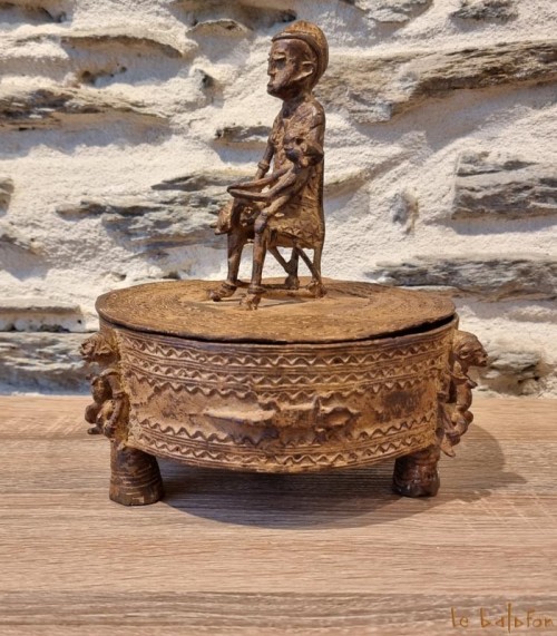 Boîte Dogon en bronze