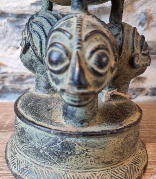 Vase en bronze Mambila