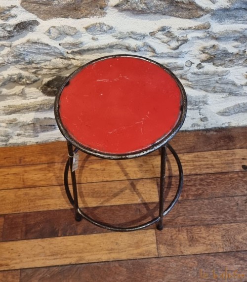 Tabouret design en métal recyclé