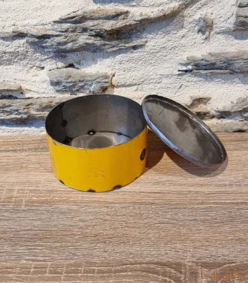 Petite boîte ronde en métal