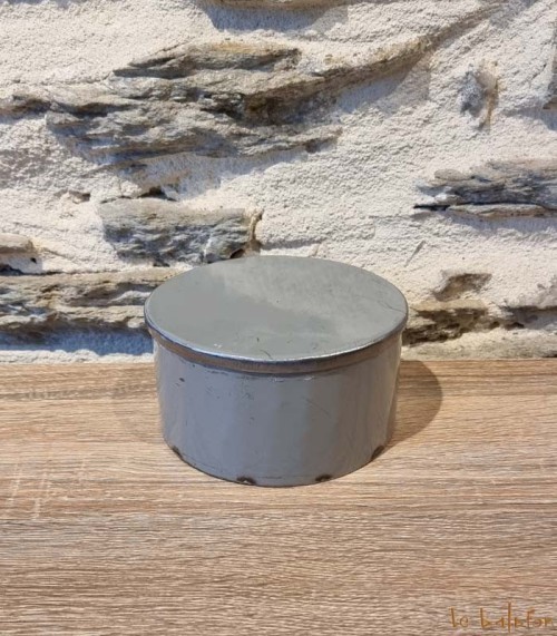 Petite boîte ronde en métal