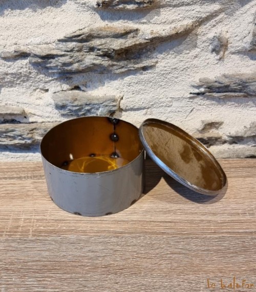 Petite boîte ronde en métal