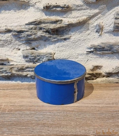 Petite boîte ronde en métal
