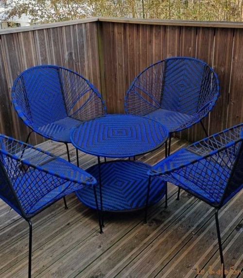 Salon de jardin motifs losange bleu roi et noir