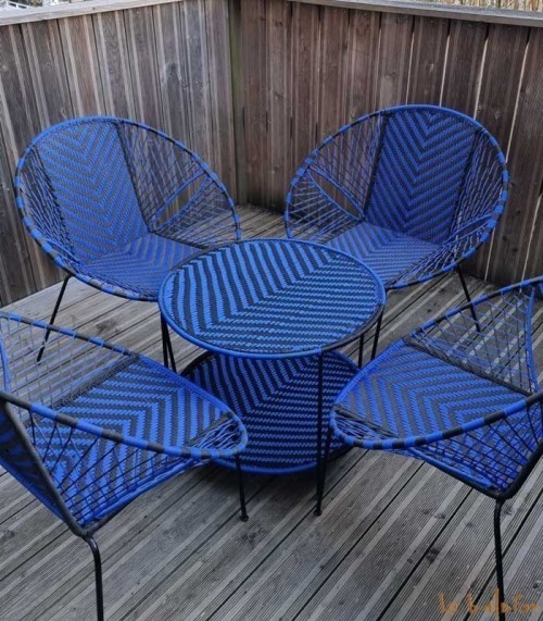 Salon de jardin en fil de pêche bleu électrique et noir