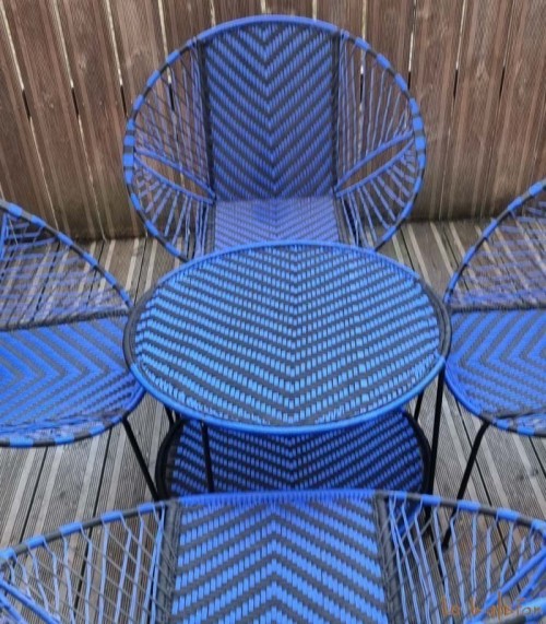 Salon de jardin en fil de pêche bleu électrique et noir