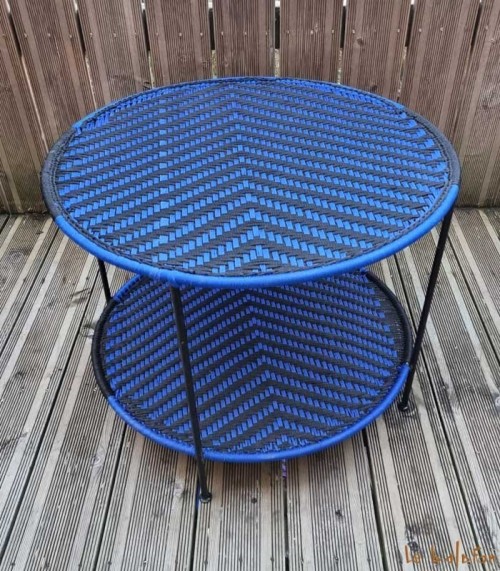 Salon de jardin en fil de pêche bleu électrique et noir