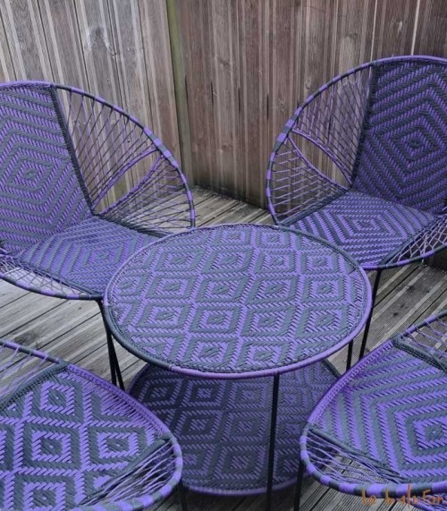Salon de jardin en fil de pêche violet et noir
