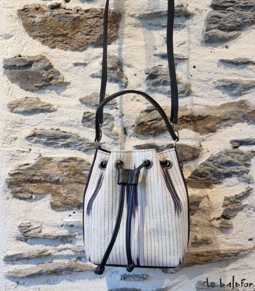 Sac seau en pagne tissé