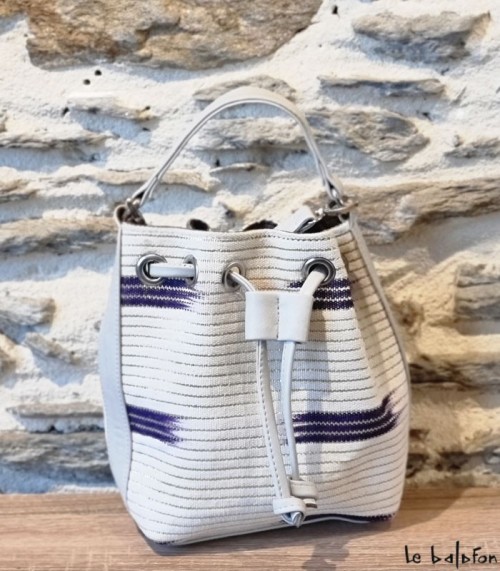 Sac seau en pagne tissé