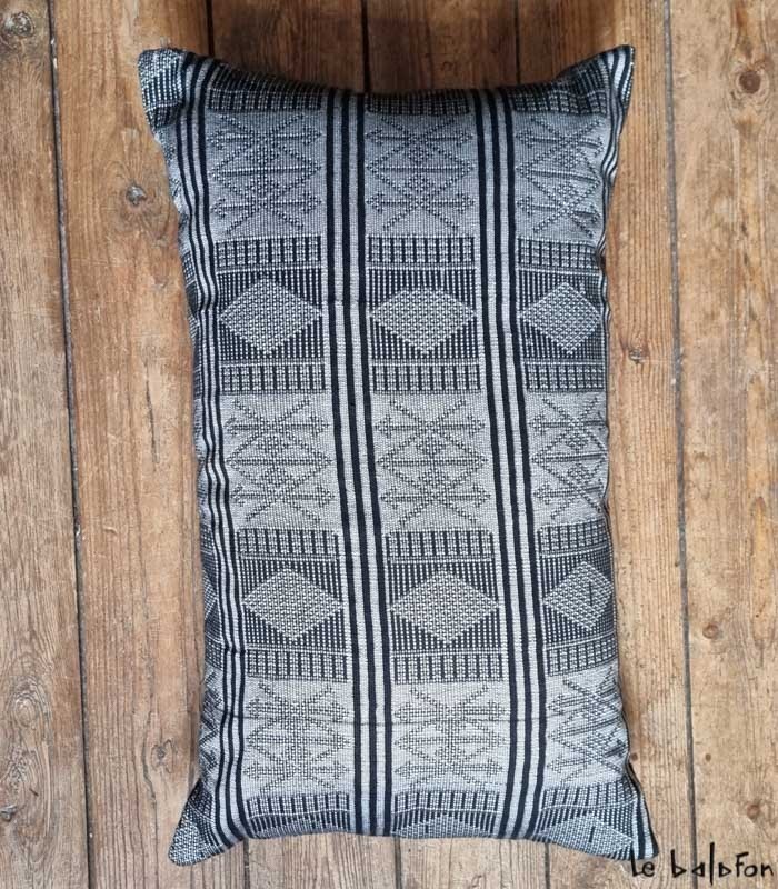 Coussin en pagne tissé 30x50 
