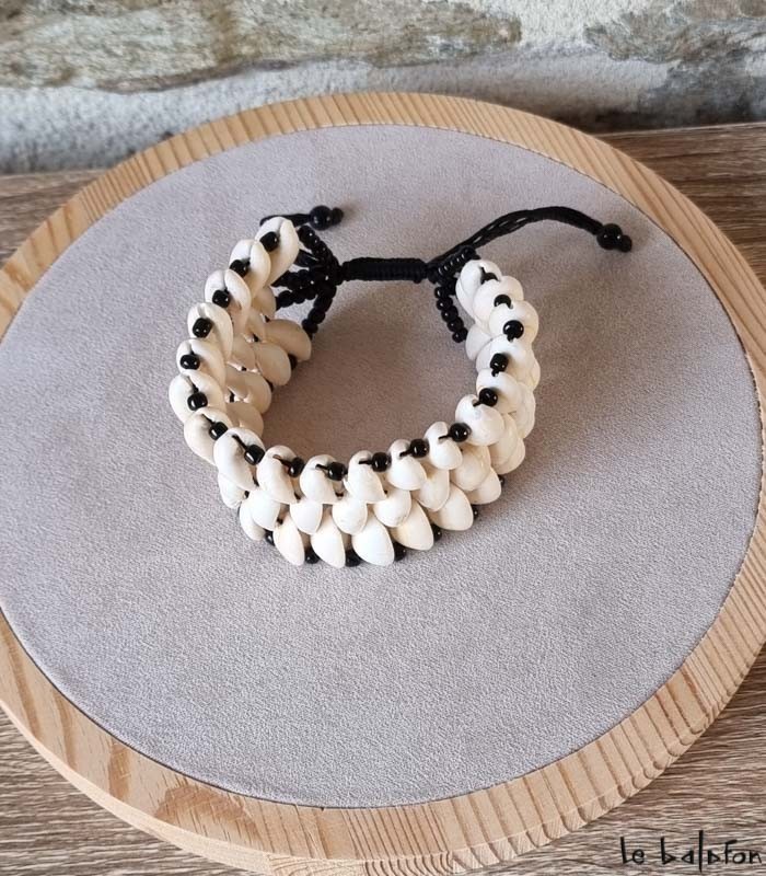 Bracelet ethnique africain cauris coquillage