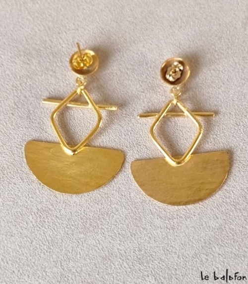 Boucles d'oreilles pendantes dorées