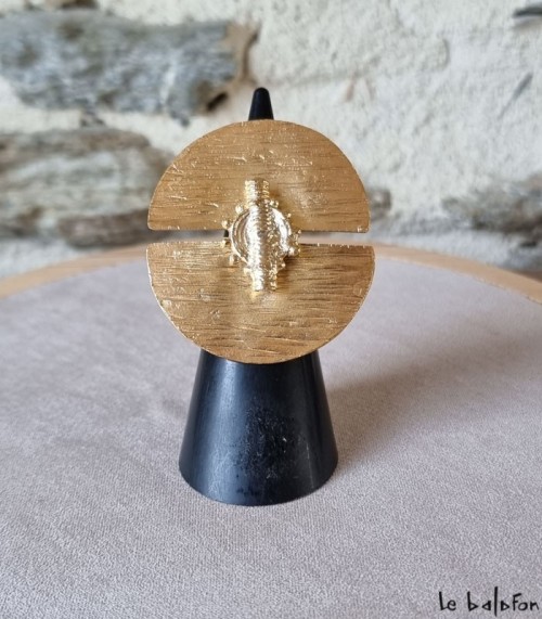 Bague femme "bouclier"