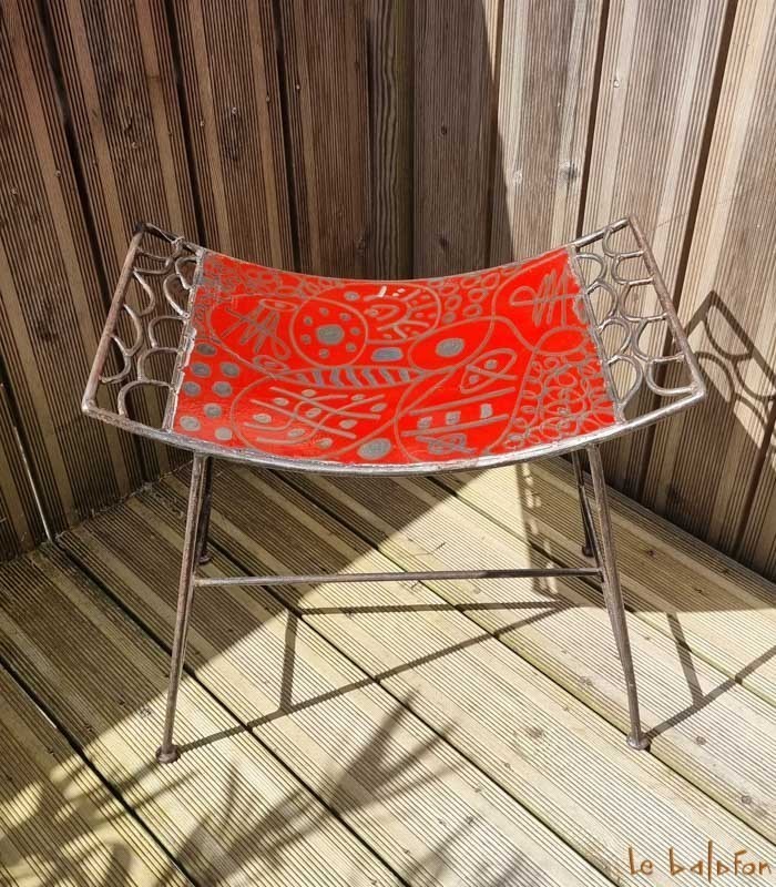 Tabouret métal rouge collection Saya