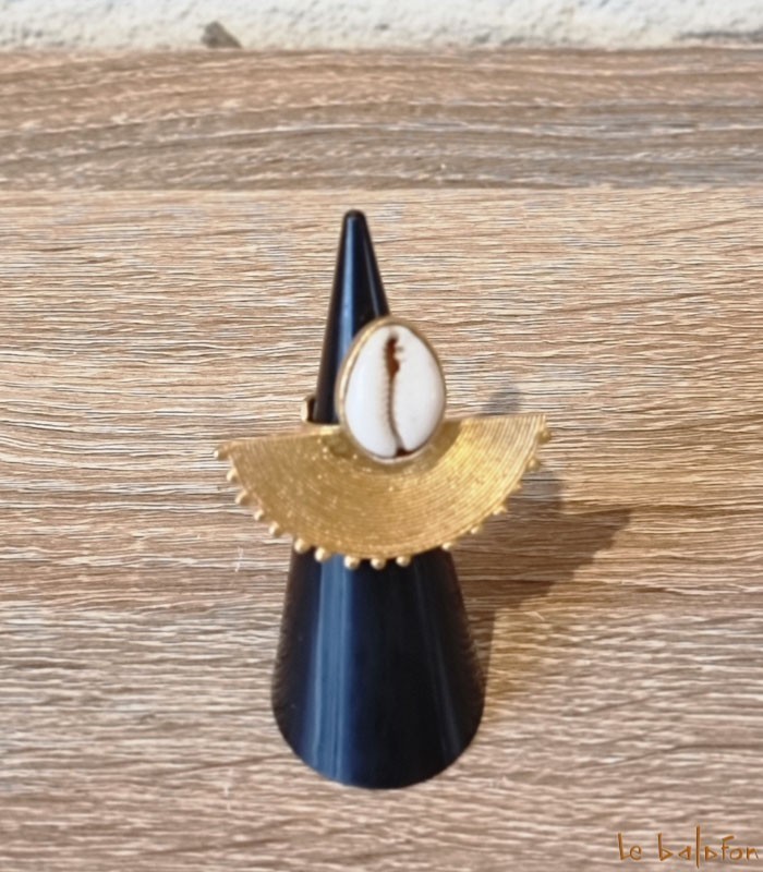 Bague ethnique éventail avec cauri