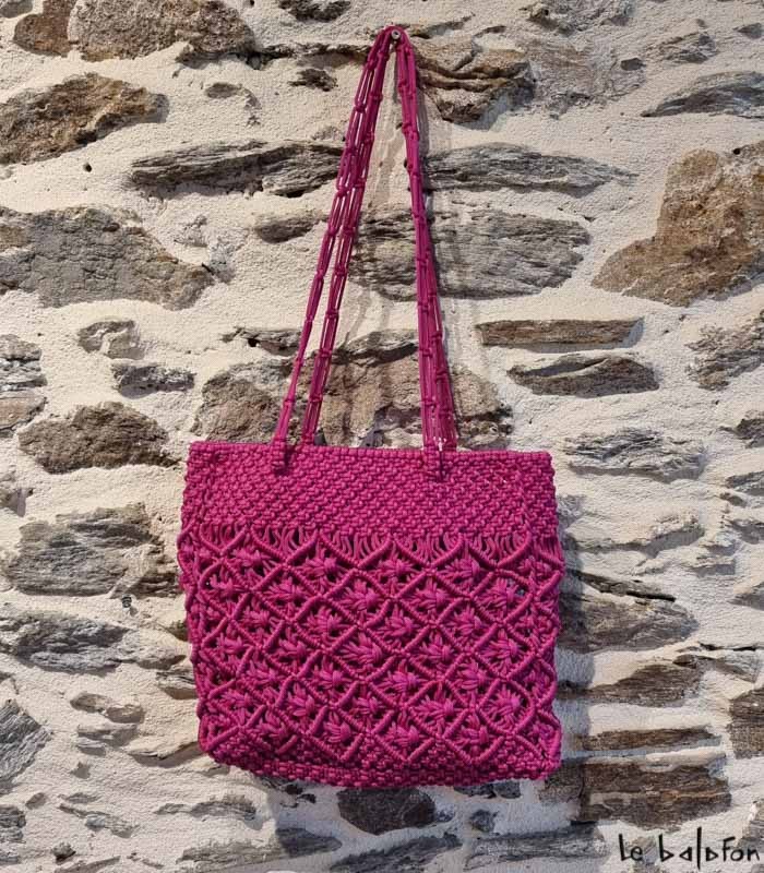 Sac cabas courses rose en macramé