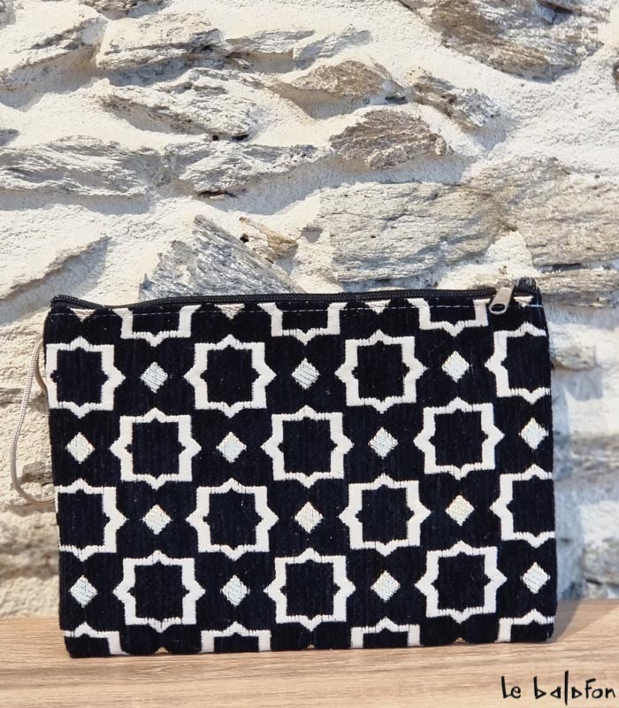 Pochette artisanale en velours noir