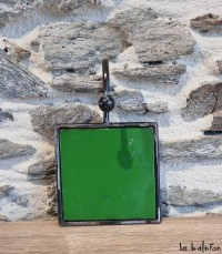 Patère murale éthique en métal recyclé vert