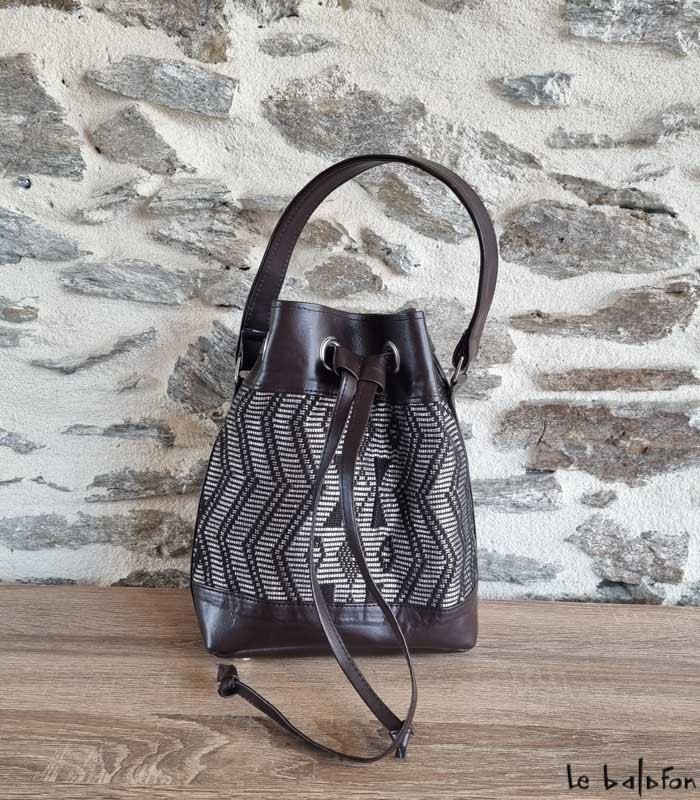 Petit Sac Seau artisanal en pagne tissé Manjak - 2