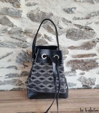 Petit Sac Bourse artisanal noir en pagne tissé Manjak