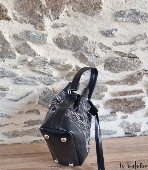 Petit Sac Bourse artisanal noir en pagne tissé Manjak - 5