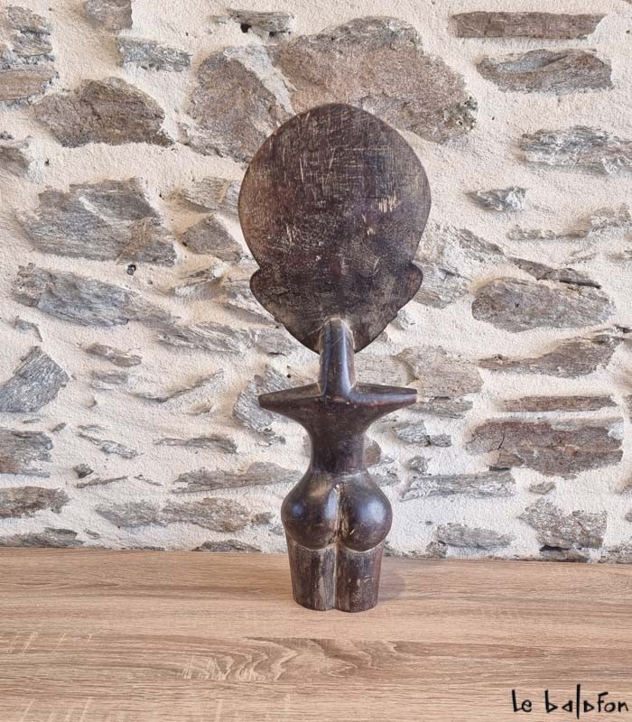 Poupée Ashanti – Statuette traditionnelle ghanéenne
