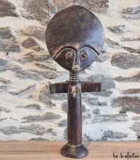 Poupée Ashanti – Artisanat du Ghana en bois sculpté