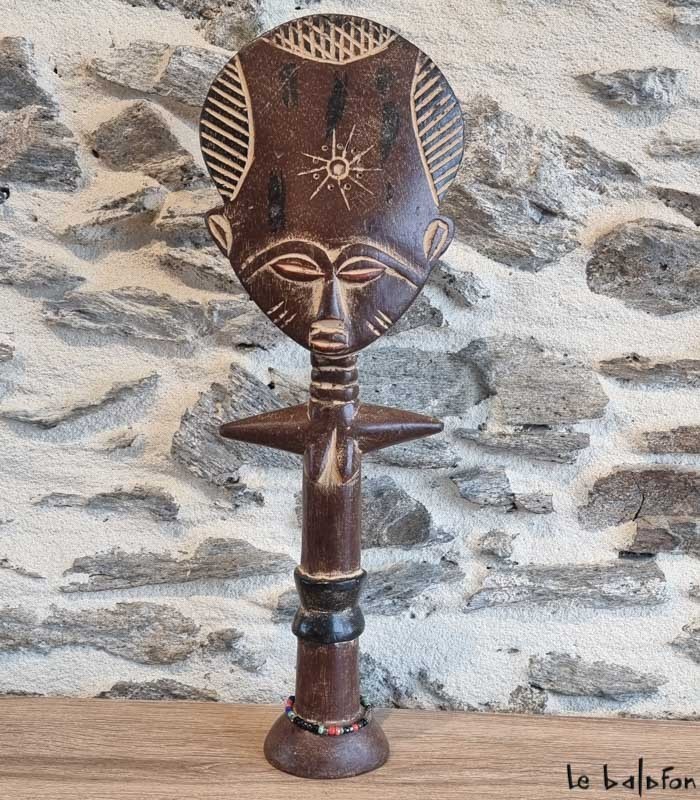 Poupée Ashanti – Statuette traditionnelle ghanéenne 