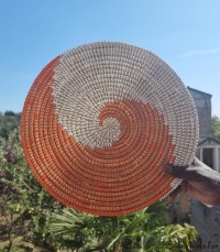 Set de table rond "l'escargot" orange et blanc
