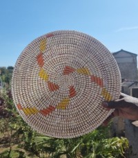 Set de table rond blanc, jaune et orange