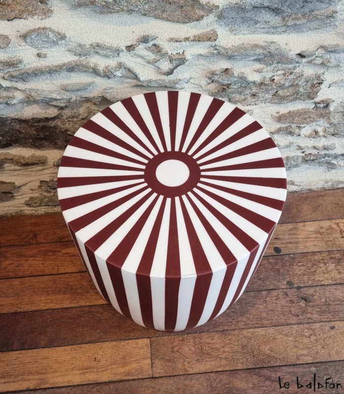 AYLA bordeaux–Table d’appoint artisanale à rayures bicolores - 3