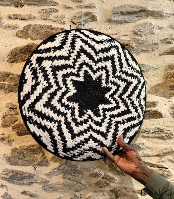 Grand plateau Berbère Noir &amp; Blanc – Artisanat du Maroc (Dupliqué) - 2