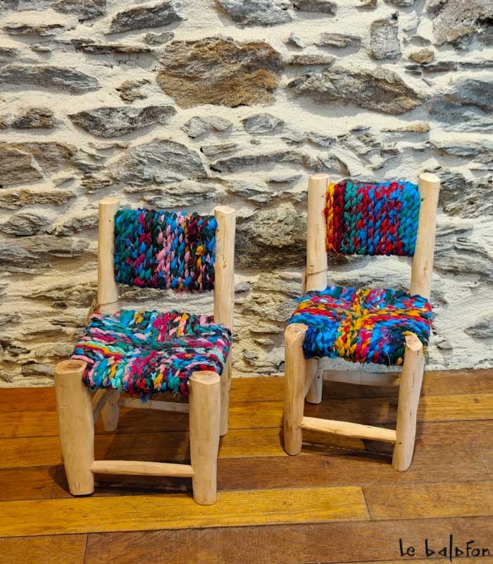 Petite chaise marocaine en boucherouite – Artisanat berbère coloré - 1