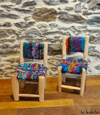 Petite chaise marocaine en boucherouite – Artisanat berbère coloré