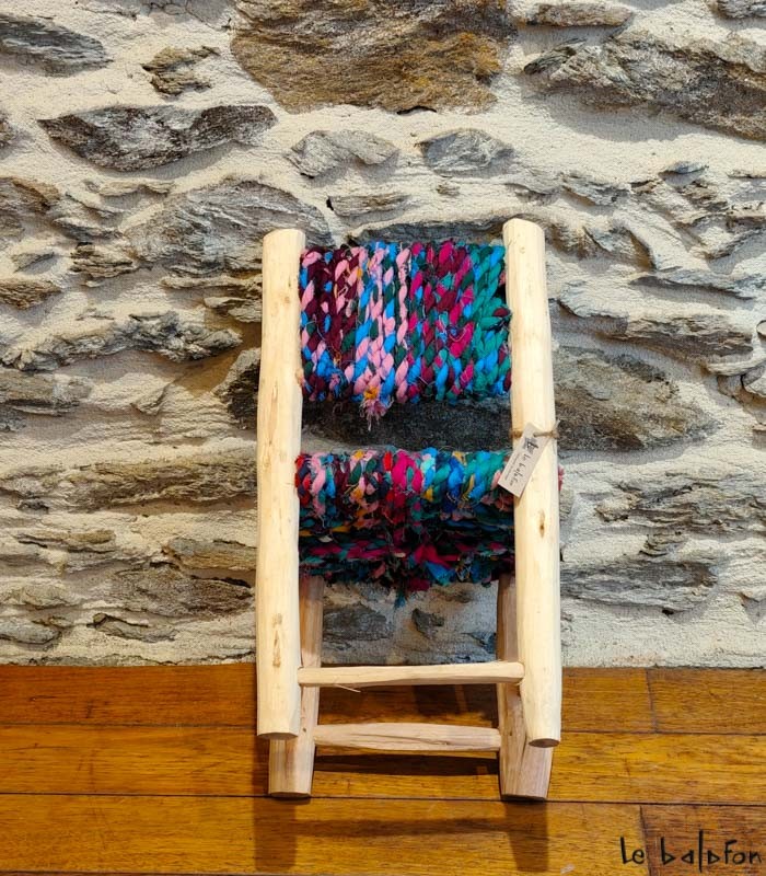 Petite chaise marocaine en boucherouite – Artisanat berbère coloré (Dupliqué) - 3