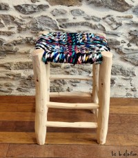 Tabouret artisanal Boucherouite coloré