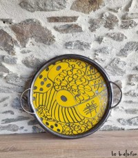 Plateau rond jaune, métal recyclé, collection Saya