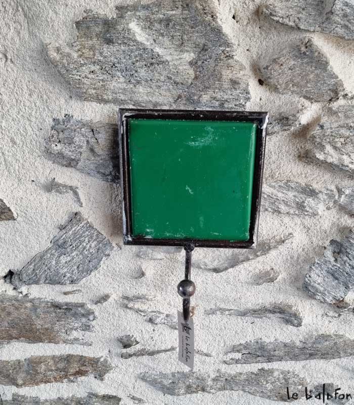 Patère murale design en métal recyclé - Fait-main - 2