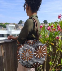 Sac rond en tissu wax marron, noir & blanc Artisanat du Sénégal
