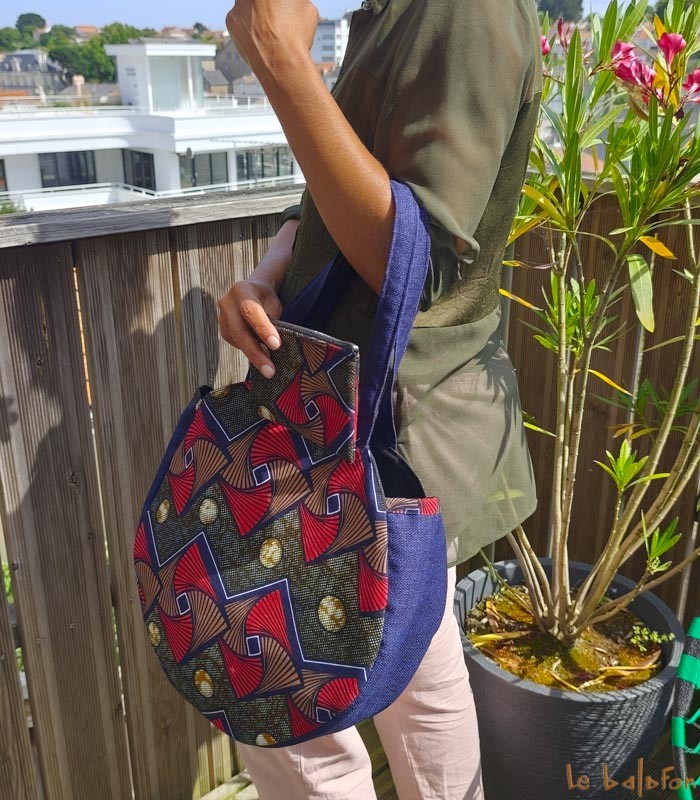 Sac rond en tissu wax marron, rouge & bleu Artisanat du Sénégal - 2