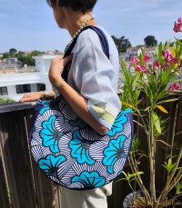 Sac rond en tissu wax "Fleur de mariage" Artisanat du Sénégal