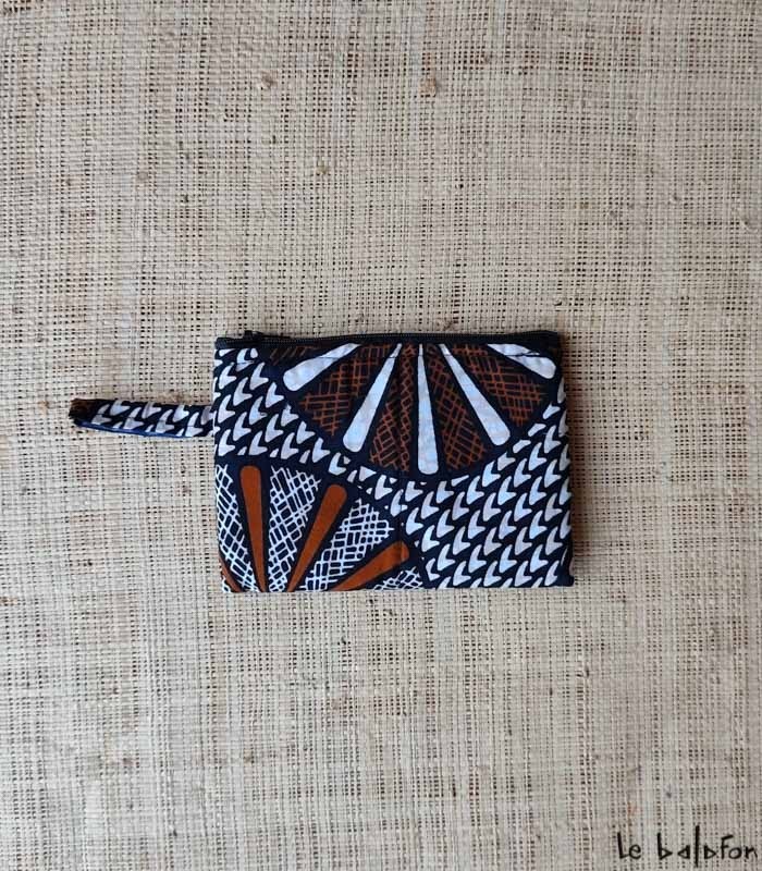 Porte-monnaie en tissu wax marron, noir & blanc - 1