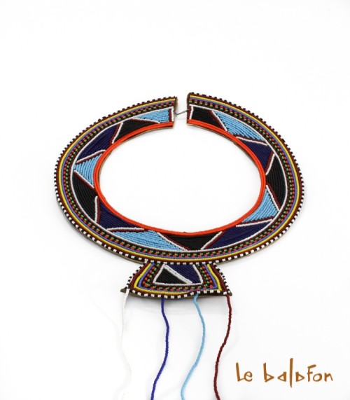 Collier plastron ethnique Massaï