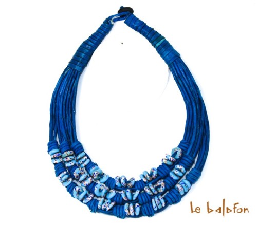 collier cuir et perles de verre africaines