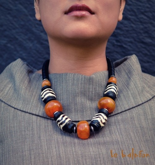 collier ethnique africain artisanal grosses perles