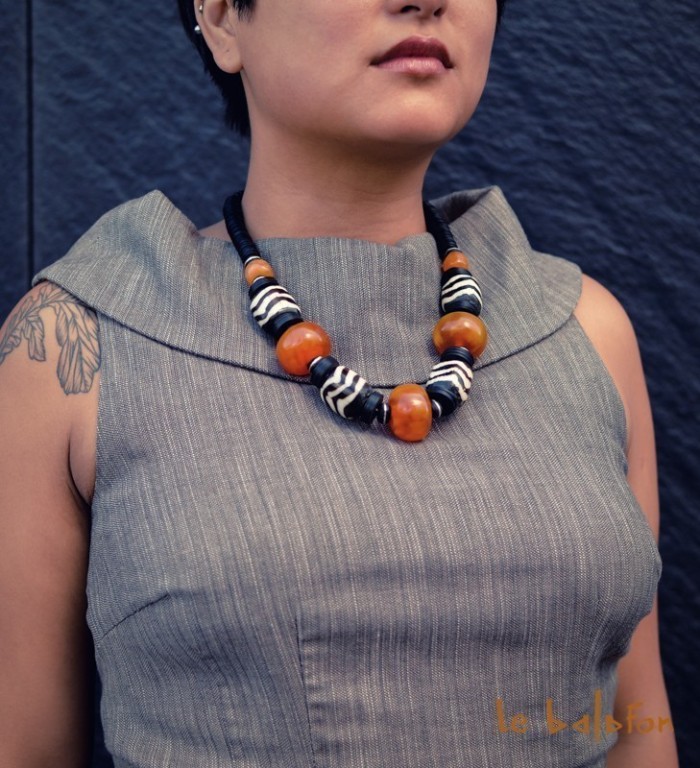 collier ethnique africain artisanal grosses perles