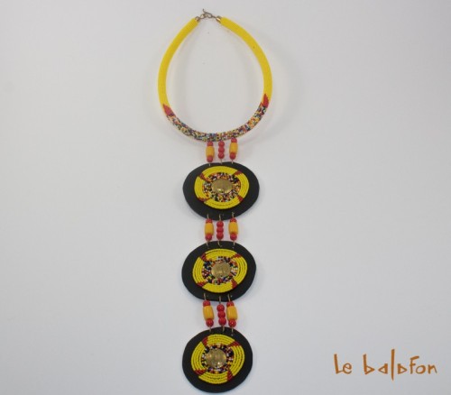 collier cravate africain